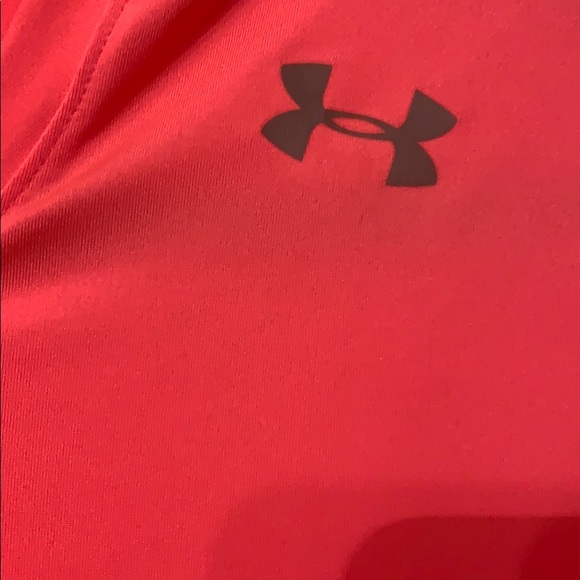 Under Armour Top - Picture 2 of 4